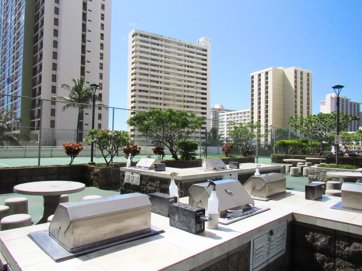 Waikiki Banyan Ocean View Apartment Oahu ภายนอก รูปภาพ